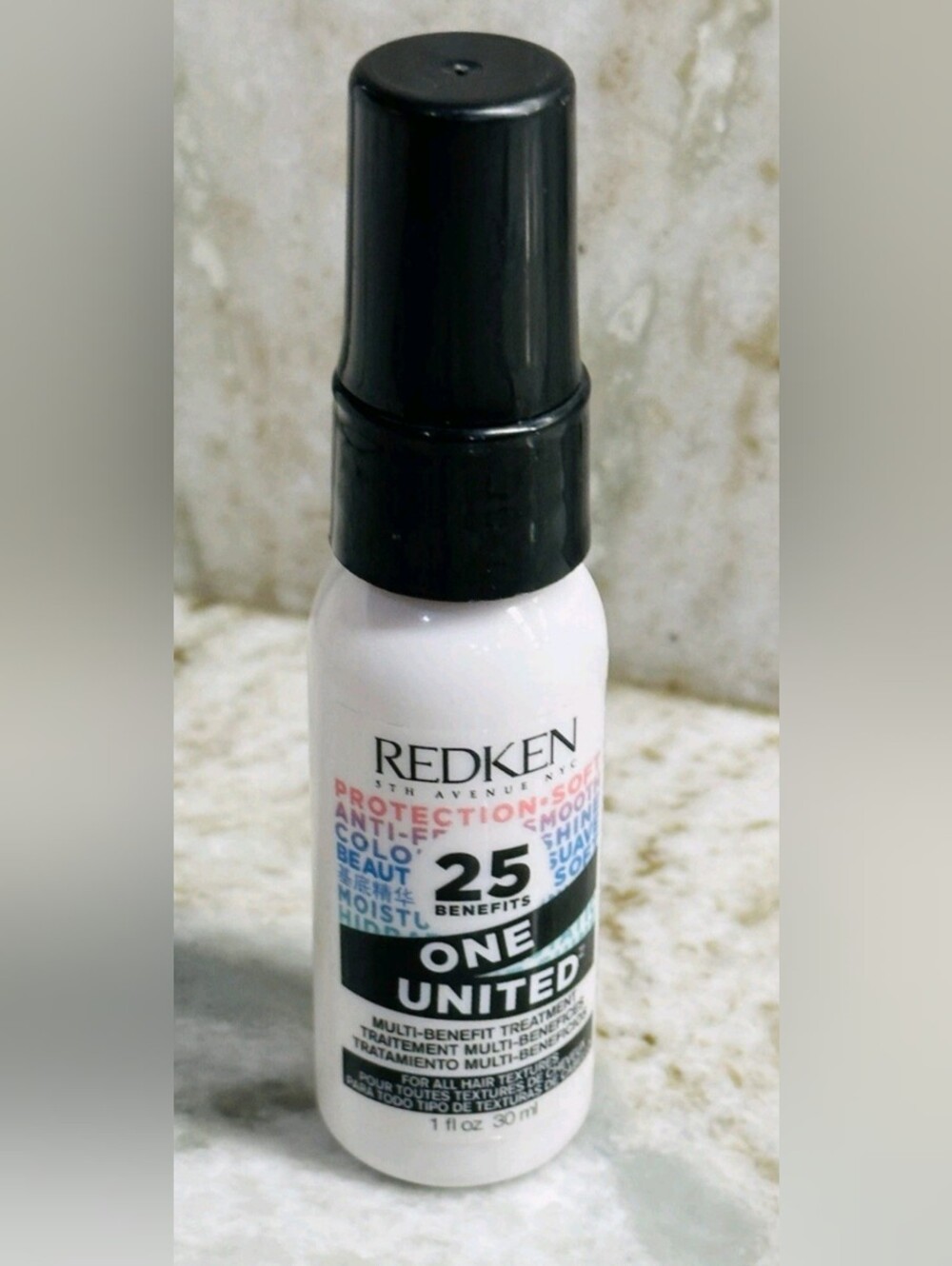 Redken One United Multi-Benefit Leave-In Treatment 1oz Bottle